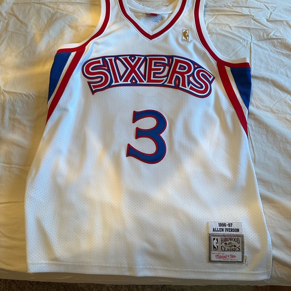 Sixers Mitchell and Ness Allen Iverson Jersey -